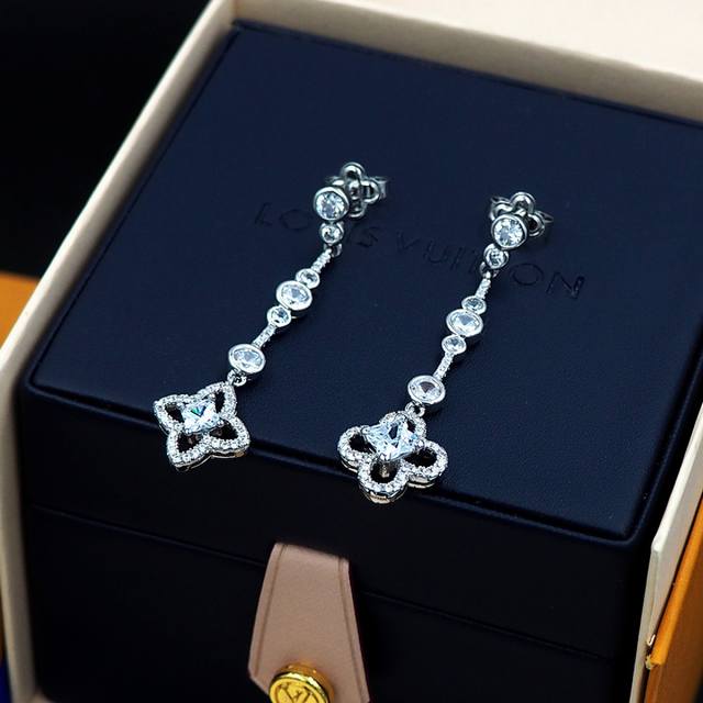 驴家Lv满钻Ab款花卉耳环