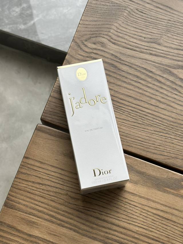 原单品质 Dior迪奥真我浓香 Dior迪奥真我香水由1999年诞生至今，十年芳华，氤氲流金，以花漾艺术演绎女性气质，为世间女子带来最纯粹、最优雅、最愉悦的奢华
