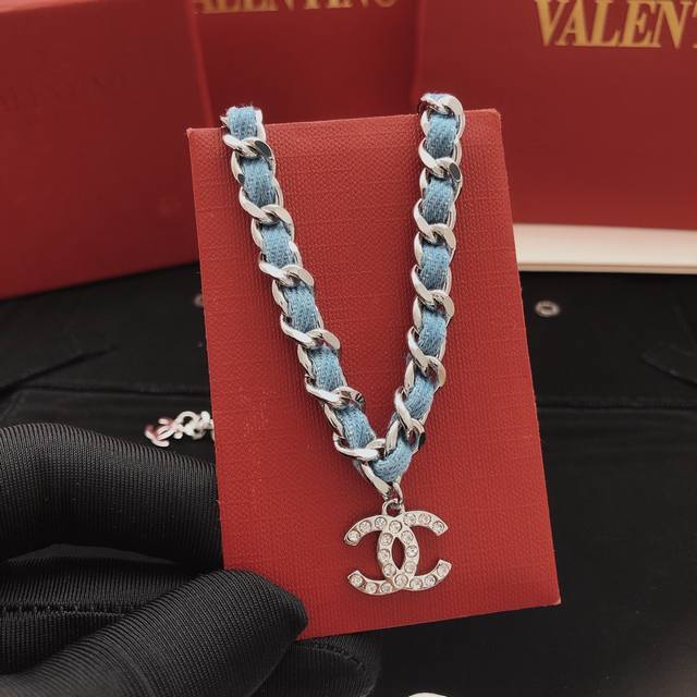 编号Xxl0352 Ch*Nel最新款蓝色牛仔项链 一致Z批黄铜材质