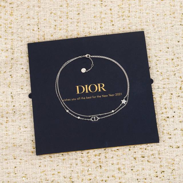 202574 我们出品 Zp5950，量大咨询客Fu 简直是温柔的魔鬼很心动，超有设计感的一款项链，一定要买它双层设计，满满的新鲜感，Cd星星施华洛水晶的点缀，