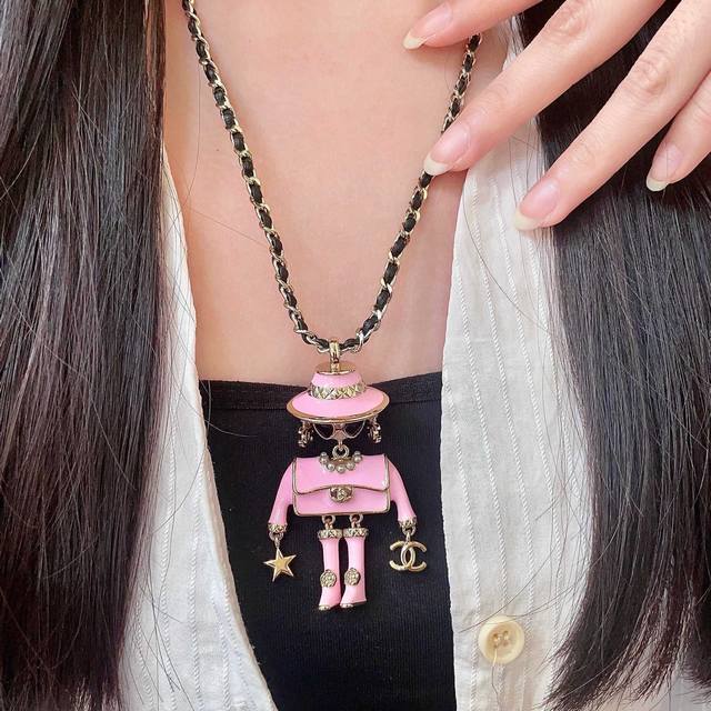 香奈儿皮绳项链