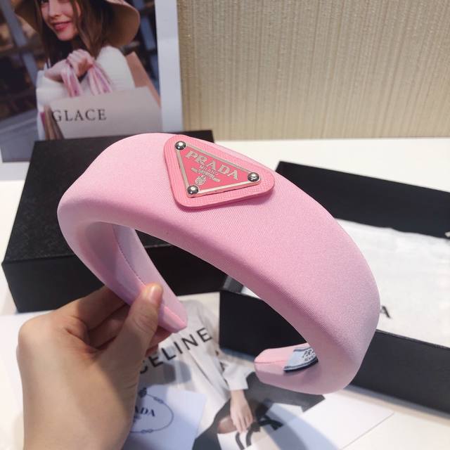上新prada普拉达 新款Ins时髦prada海绵发箍 prada经典款式 高颅顶 时髦百搭 单个