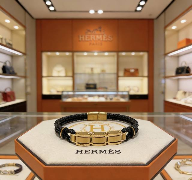 新品发售 爱马仕皮绳手环最新款纯手工皮材质档次更高明星同款Anger Forest系列爱马仕手链经典款系列18K金手链手绳 细节对版做旧处理 非市面沙面版型 这