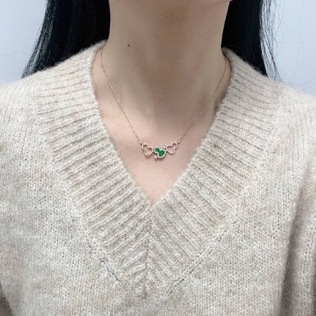 我们出品 葫芦镂空项链，可订制18K真金真钻版本，批K市面各种金货量大咨询客Fu 现货精工纯银版本 Z批是18K金真金真钻的材质，我们采用925纯银，精工打造，