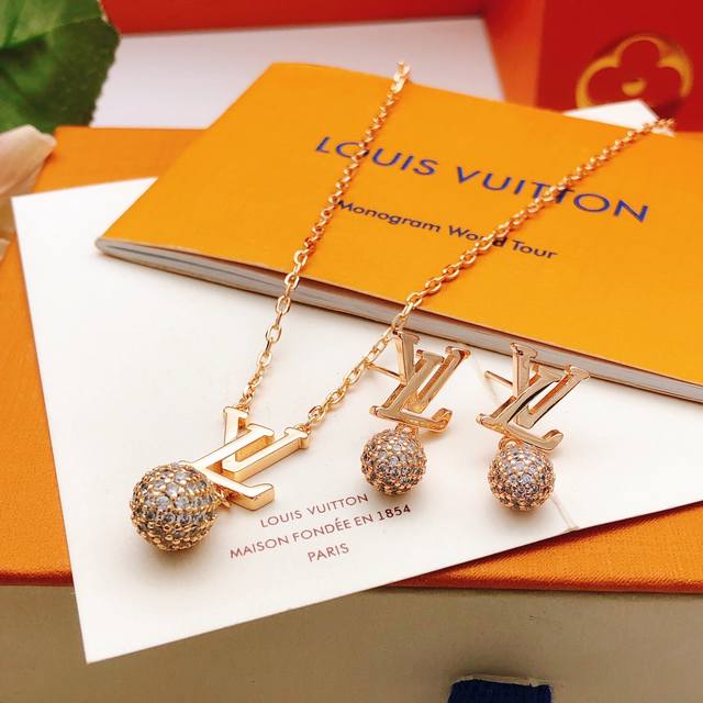 编号Lxl0382 Lv*最新款玫瑰金色圆形 球形项链 一致Z批黄铜材质