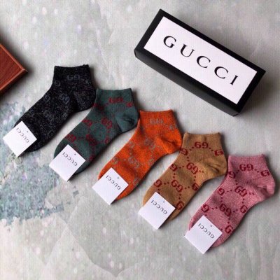特 Gucci 古奇超级经典短款袜子 一盒五双 G家专柜一直在售的经典款 双针双路纯棉织造 加上闪闪金丝线 实物超漂亮 上脚柔软舒适 吸汗透气性超 Ins超火爆