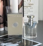 专柜品质 白衣少年即视感 男友香宝格丽大吉岭茶 规格:50Ml 男女通吃的中性香水极度简约大气的透明瓶身质感的细节也一点不放过温柔阳光下那恰到好处的距离感香调：