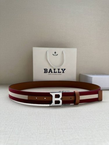 特P210 3.4宽 这款 B Buckle 腰带以合成织物制成，采用双面设计，反面并饰有 Bally Stripe 细节 土黄