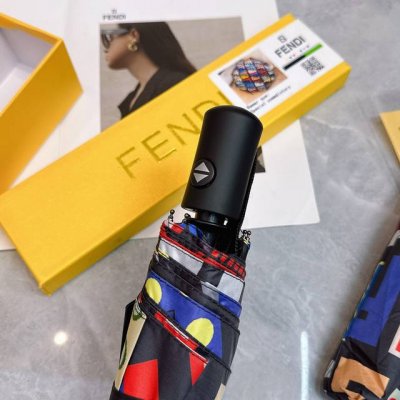 Fendi 芬迪 夏季新款 全自动折叠晴雨伞 黑色涂层防晒有效阻隔紫外线99%，Upf 50 所以能起到伞下体感降温的效果！ 有效隔热，高效防晒 一把搞定，超轻