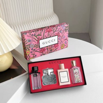专柜品质 gucci绮梦礼盒四件套香水 Gucci Flora Gorgeous Gardenia Eau De parfum30 4四个味道小样都是满满的经典
