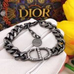 编号Dsl0028手链 编号Dxl0040项链 迪奥Dior 原单新品 Cd字母项圈黑色手链 高端品质，专柜1:1开模，专柜原版同黄铜材质！防过敏处理，Cnc工