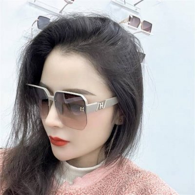 Hermes 爱马仕 2025开春新款原版出货 网红超爆款经典奢华全球风 [亲亲] 时尚方框太阳镜 气质非凡 经典连体大框款式太阳眼镜[篮球] 顶级品质 奢华L