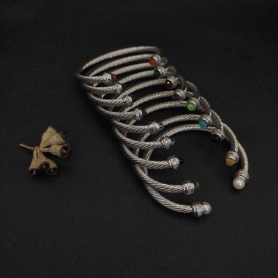 david Yurman 5Mm镶嵌石浅绿钻头手镯。建议适合佩戴的手围15-20Cm 编号Dysz-057
