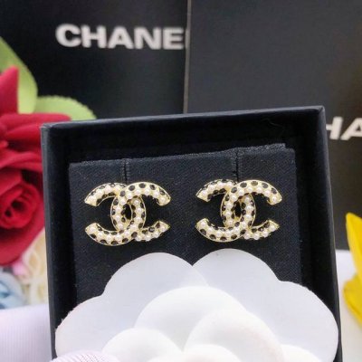 编号Xed0097白钻 编号Xed0766黑钻 Chanel 小香最最经典的小香米珠珍珠款 双C珍珠耳钉 精选原版一致黄铜材质搭配S925纯银针 精工版本 一直