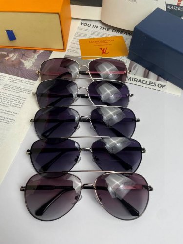 新款品牌 路易威登Lv 高品质男士偏光太阳镜 不锈钢合金镜框 质感超赞 男士开车必备品 编号 9821