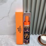 爱马仕Hermes 三折防晒睛雨伞 2570夏季新款 全自动折叠晴雨伞 内里黑色涂层防晒有效阻隔紫外线99% Upf 50 所以能起到伞下体感降温的效果 有效隔