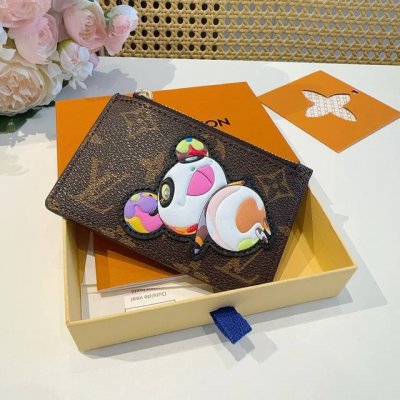 lv村上隆合作款熊猫卡通老花卡包，经典老花零钱包，卡包零钱包两用，超纤材质 五金为进口钢 原版Logo 确实精致 手感真的很赞
