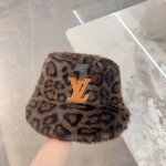 特 配防尘袋 Lv路易威登 2024秋冬毛绒豹纹款大牌渔夫帽 休闲男女款～材质舒服 洋气！