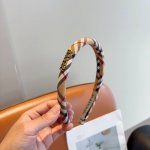 配包装 巴宝莉Burberry 新款高版格纹窄版发箍 客供面料头箍细节全部实拍 非常耐看又百搭 适合各种场合搭配