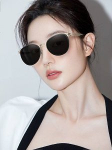 香奈儿 2025开春新款 潮流爆款 时尚圆框无螺丝太阳镜 高品质 佩戴舒适 网红潮款墨镜 女士高清太阳镜 高品质Tr镜框 型号 Ch8910