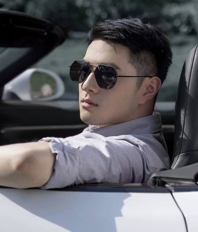lv 男款炫彩飞行员偏光太阳镜 材质：高清尼龙加厚卡槽高清偏光镜片 无边框镜架颜型号：L78900