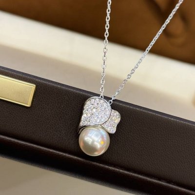 a5929 火爆 Mikimoto 珍珠 满钻 项链 超级受欢迎的热门百搭款 国外时尚博主人明星们最爱，很好搭配衣服！专柜一致S925纯银材质搭配天然贝珠 好品
