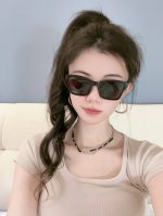 Chanel太阳镜墨镜 经典的方框设计，不挑脸型，无论搭配大衣还是连衣裙都非常显气质太阳镜预防紫外线 型号：Ch3982