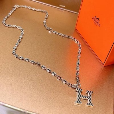 爱马仕项链 新品发布 Hermes 必备款猪鼻子系列首饰 高端定制.高端链条经典搭配 新品 简单时尚专柜一致 火爆款出货穿搭轻松驾驭 设计独特 值得入手的项链