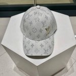 lv路易威登经典棒球帽 火货，百搭单品随便搭配都很好看 质量超赞 时尚百搭