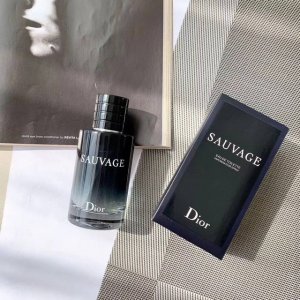 高端品质 Dior迪奥旷野男士淡香水 容量：100Ml 据说是最好闻的男香之一帅你一脸的德普男神自用款香水 迪奥Sauvage 清新之水旷野男士淡香水就问你种不