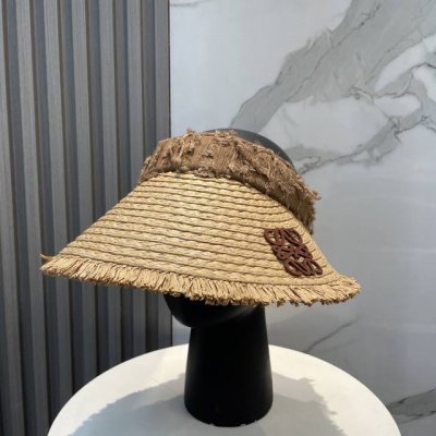 罗意威Loewe新款空顶帽 看一眼就会爱上的遮阳帽，夏天的你需要一顶与众不同的帽子去眼压群芳，这款气质空顶帽就很适合！