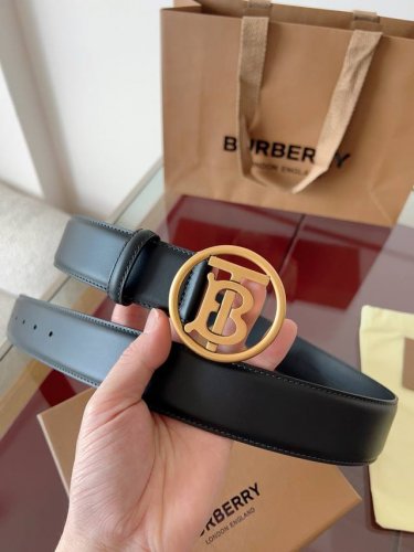 burberry 博柏利英国原厂皮料，黑色全皮 品质毋庸置疑 没有更好 只有最好 尺寸4.0厘米代购版本 顶级180