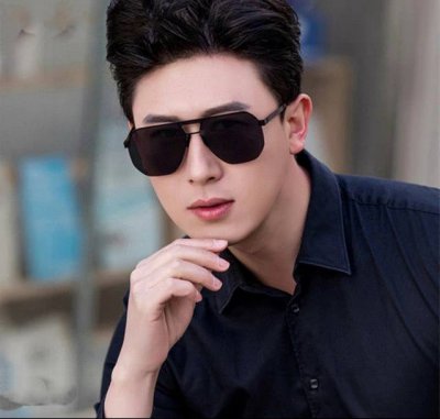 Gucci 2025新款男女情侣款太阳镜多边形墨镜Ip电镀永不褪色 超轻超有弹性整幅眼镜无螺丝重要的是压不坏 高清尼龙镜片、精湛的工艺 原版材料 休闲大气不挑人