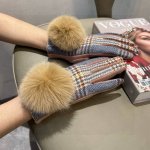P90 巴宝莉Burberry 专柜新品羊毛手套，时尚手套，秋冬保暖加绒内里，经典格子，上手超舒适柔软、百搭！均码