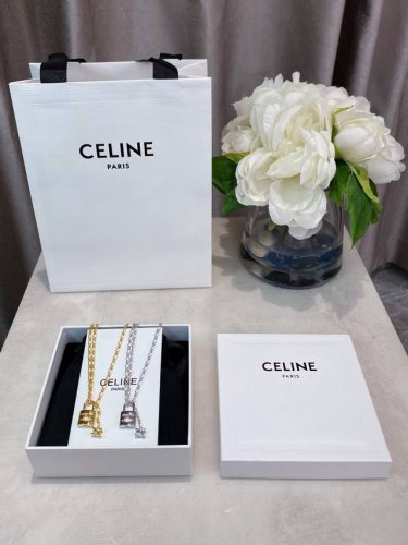Celine凯旋门锁头项链 赛琳项链 打开你心中的那把锁，每个人心中都有一把锁，而钥匙其实往往就握在你自己手中“愿我们都能拥有那把永不生锈的钥匙，打开彼此心里的