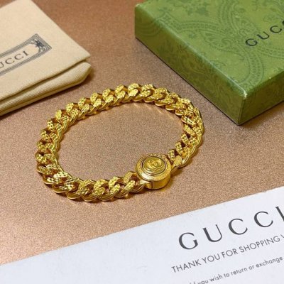古驰蛇年新款推荐款2025最新出炉 Gucci古驰手链最新款的双蛇头经典款 精致无论款式 质感 都是绝对的顶尖Feel 只要看一眼就懂了 原版Logo 超 Ni