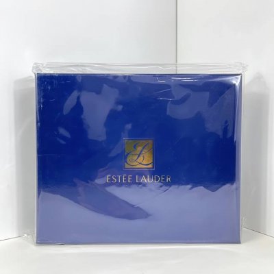 打起出货 雅诗兰黛专柜八件套普通版！内含：小棕瓶精华50Ml加，15Ml×3。抗蓝光眼霜15Ml，5Ml×3，共30Ml。