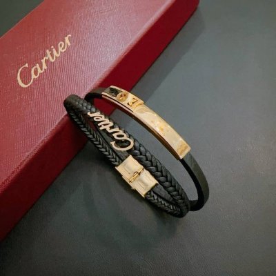 高品质卡地亚牛皮手绳手链原单货专柜新款开模复古潮流时尚必备 男女均可佩戴 情侣款同款 摇滚朋克泰银风格 复古元素 潮流百搭 官网同款牛皮最新款链条档次更高明星经