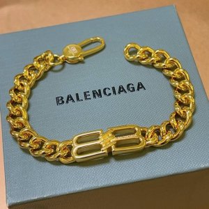 看清细节是否原版扣头 原版细节 原单货新品 巴黎世家 Balenciaga手链专柜一致巴黎世家手链 男士火爆款出货 设计独特 前卫 男女必备 码数18 20 2