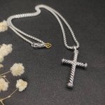 david Yurman 银色十字架项链。链条粗3Mm，长度50+5Cm或长度60+5Cm延迟链 编号Dyxl-002