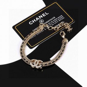 chanel 小香奈儿皮带手链 高端品质，专柜同材质，真正黄铜，离子电镀，独家实拍图做工精致细腻，重工版本，超级仙女唯美的一款，做工超级细心无漏洞，媲美Zp买到