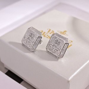 批70英国代购 Vivienne Westwood薇薇安西太后土星 耳环优雅大方精工设计 非常修饰脸型 青春活力 一眼就被这款吸引了 非常漂亮的颜色搭配 时尚又