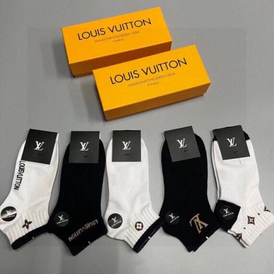 特 Louis Vuitton 路易威登驴家新品男款袜子 一盒五双 提花驴家经典Logo 纯棉材质制造 透气舒适 超级Nice超火爆小单品 大牌出街 潮人必备超