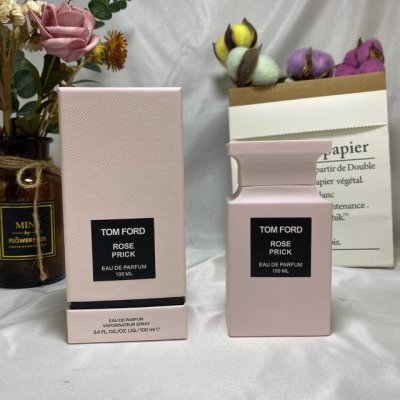 专柜品质 Tom Ford汤姆福特荆刺玫瑰 Rose Prick Tf粉香水 Rose Prick荆刺攻瑰香水，娇嫩诱惑刺痛之欢玫瑰生而带刺，轻微的刺痛往往能带