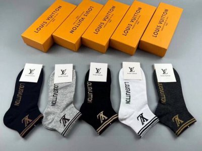 特 Louis Vuitton 路易威登大驴家新品女款男款袜子 一盒五双 纯棉材质 柔软舒适 提花经典图案标志 炒鸡好看大牌出街 潮人必备超好搭