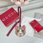 新品上新 Gucci 古驰 猫咪钥匙扣 挂件挂饰 俏皮可爱的手袋挂饰采用猫咪造型设计 配送如图全套包装