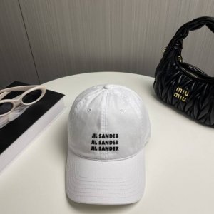 jil Sander新款棒球帽 字母纯棉棒球帽 没有繁琐的装饰 立体标志视觉感满分 色系抢眼 时尚百搭