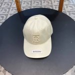 burberry 巴宝莉 立体绣，原单棒球帽 专柜热卖款纯棉内里，轻盈透气。完美版型，对格精准无误，原厂品质，独家实物拍摄，男女适用！