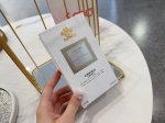 专柜品质 ： Greed银色山泉 100Ml 你闻起来很贵 朴灿烈 王子异等众多明星同款香水 朋友不停向我安利 超适合气质干净 性格清冷的女孩 像倪妮和郭碧婷那
