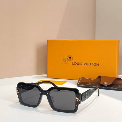 Louis Vuitto*Model：Z2002U Size：53口22-145